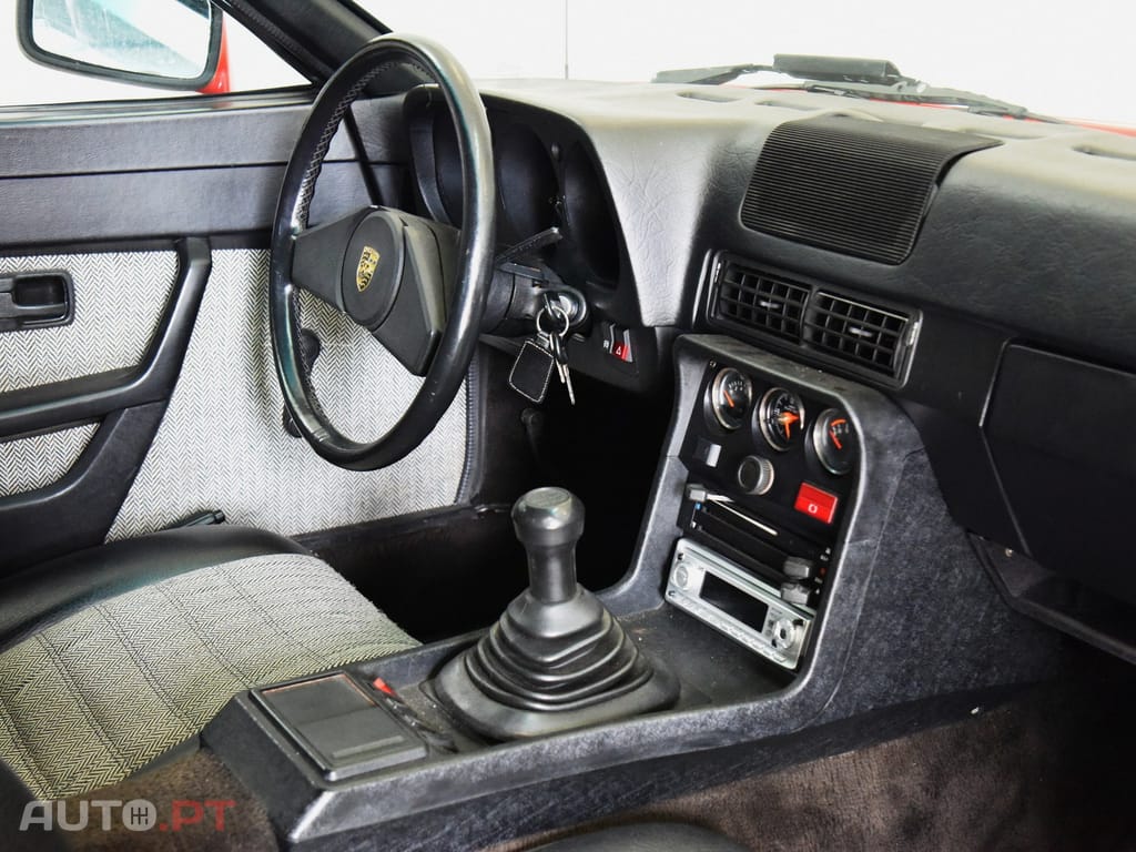 Porsche 924 COUPE 2.0