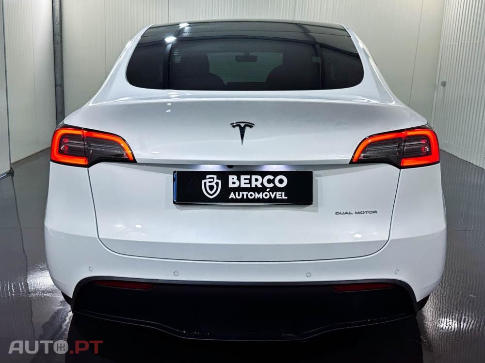 Tesla Model Y Long Range Dual Motor AWD