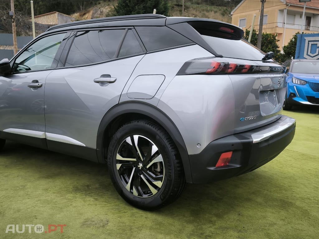Peugeot E-2008 50 kWh GT