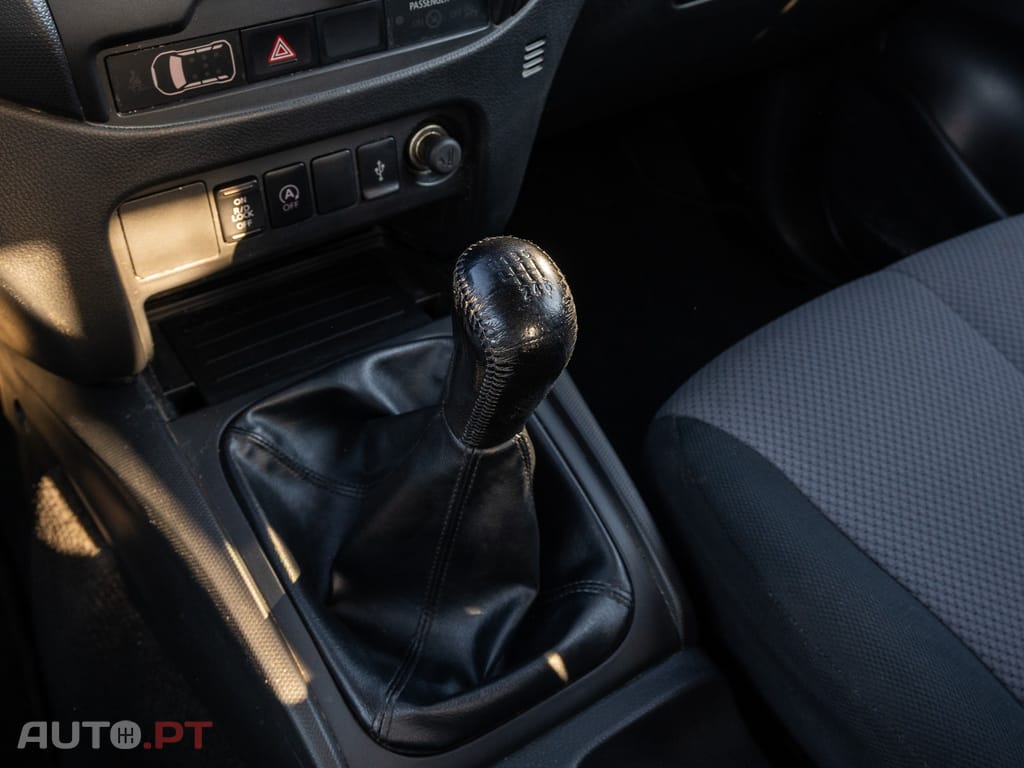 Mitsubishi L200 2.3 DI-D CD Invite 4WD