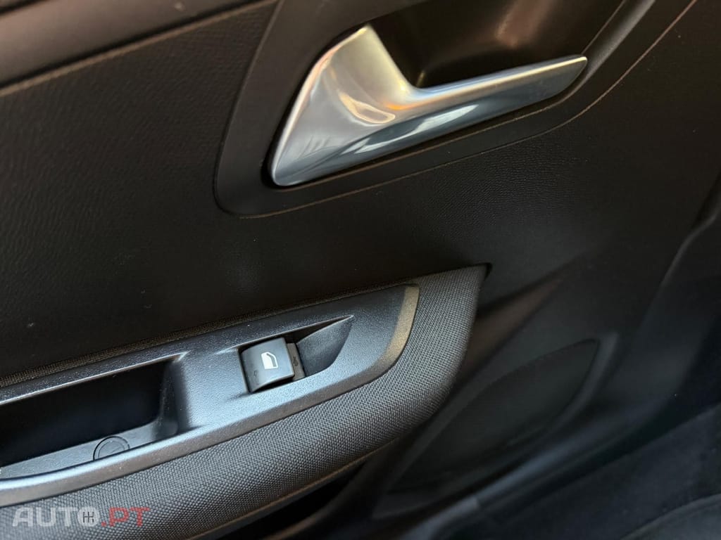 Peugeot 208 1.2 Puretech ACTIVE PACK