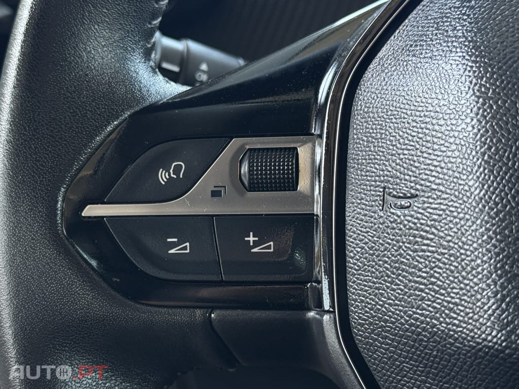 Peugeot E-208 50 kWh Allure