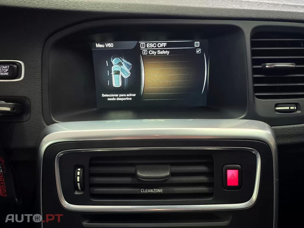 Volvo V60 Cross Country 2.0 D3 Momentum