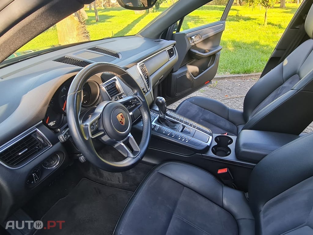 Porsche Macan Outro
