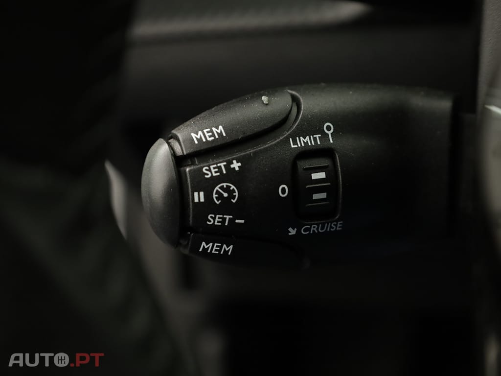 Peugeot E-2008 e-2008 50 kWh Allure