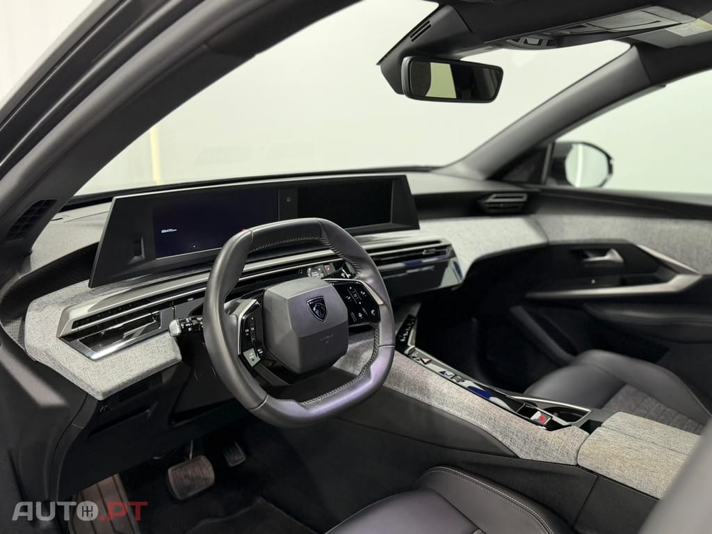 Peugeot 3008 1.2 Hybrid Allure e-DCS6
