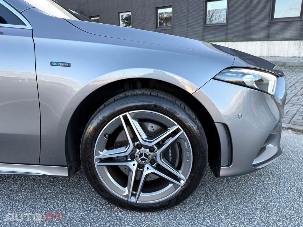Mercedes-Benz A 250 e 8G-DCT AMG Line