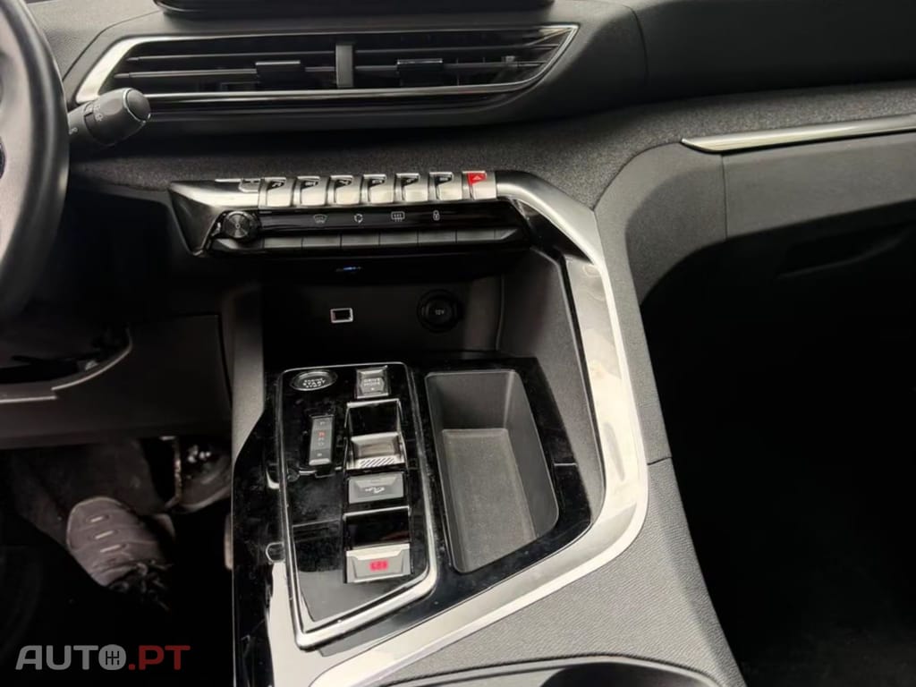 Peugeot 3008 Hybrid4 300 e-EAT8 Allure I.V.A DEDUTIVEL