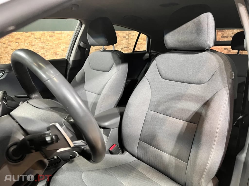 Hyundai Ioniq 1.6 GDI PHEV