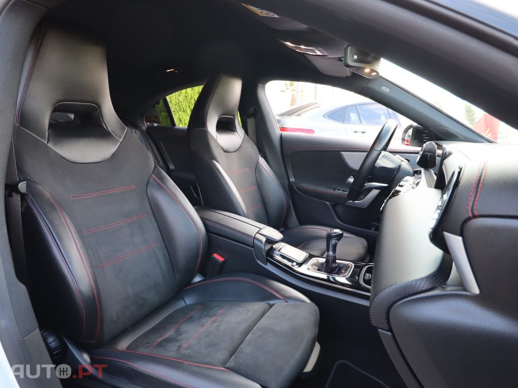 Mercedes-Benz CLA 180 AMG LINE