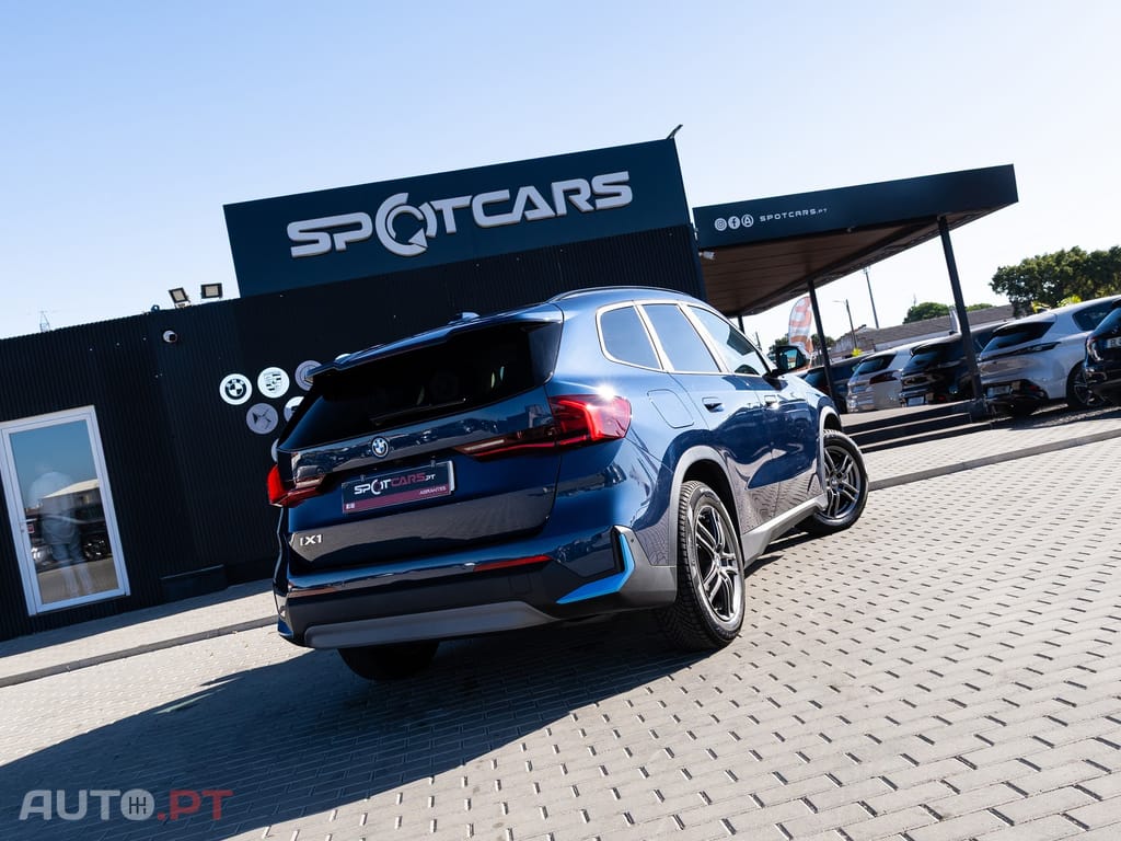 BMW iX1 xDrive30