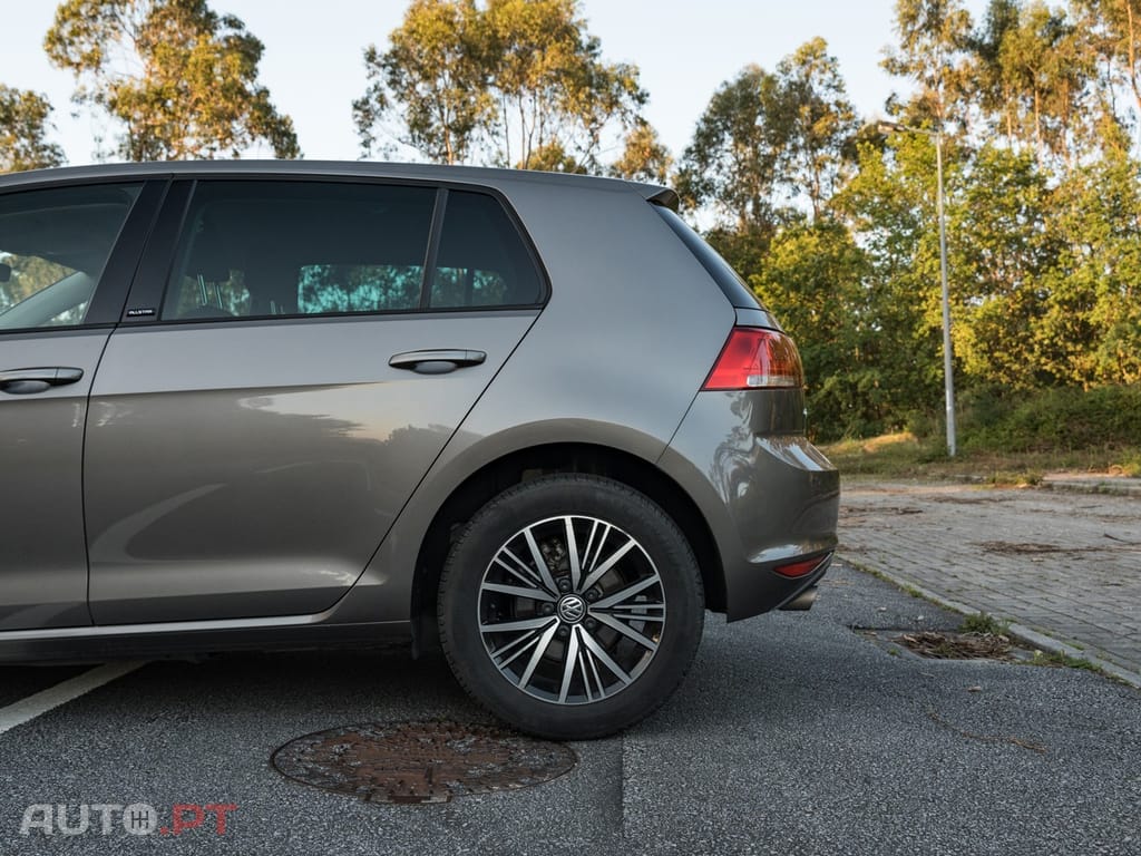 Volkswagen Golf 1.6 TDi BlueMotion Confortline