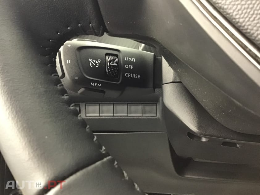 Peugeot 2008 PureTech 100 Stop&Start Allure Pack