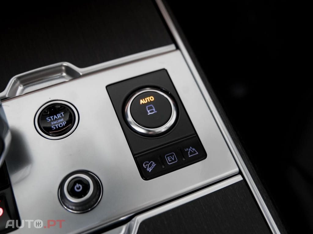 Land Rover Range Rover I.V.A DEDUTIVEL P440e LWB 