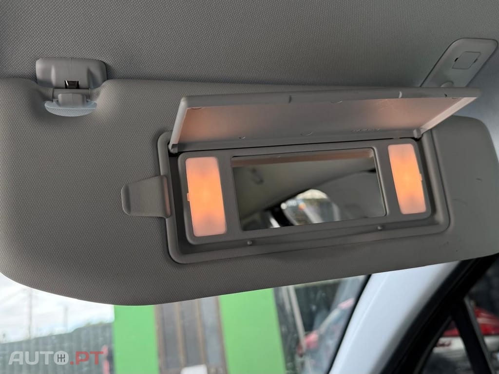 Peugeot 2008 1.2 PureTech Allure EAT6