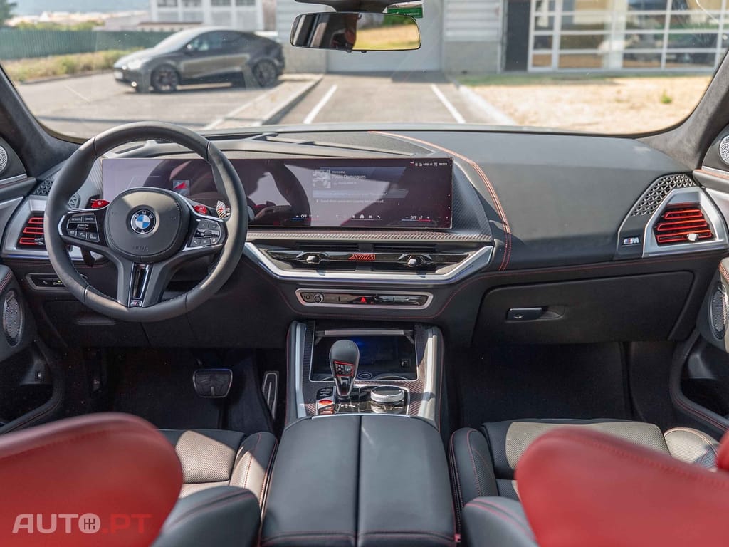 BMW XM Label Red