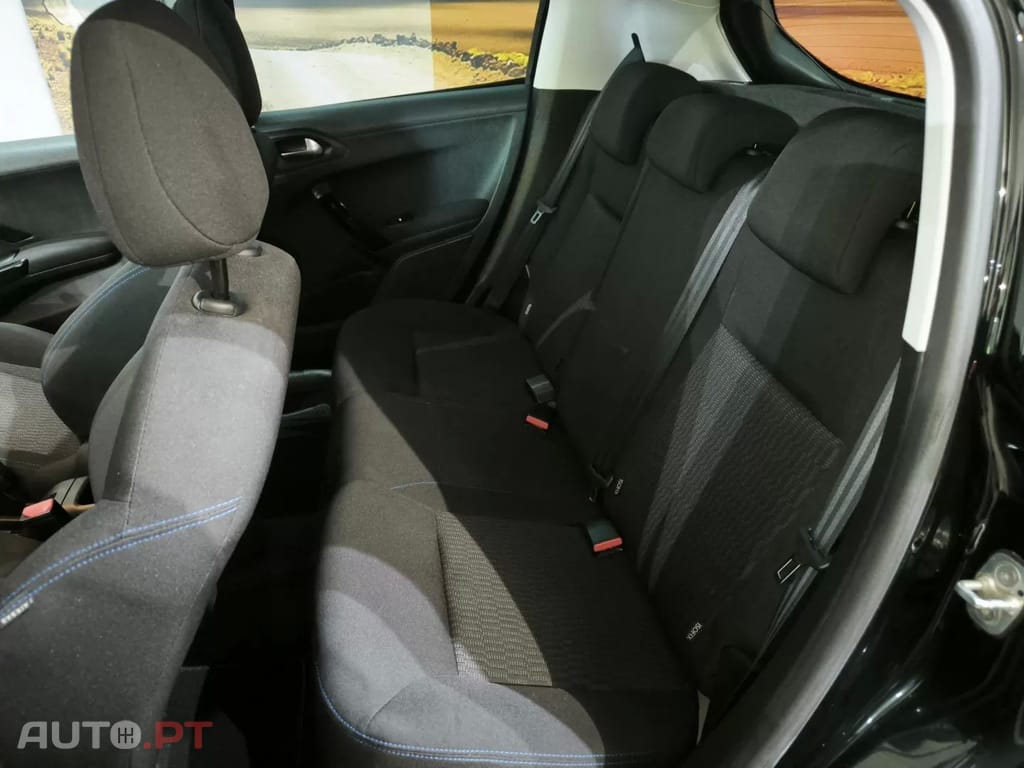Peugeot 208 PureTech 82 Start & Stop Style