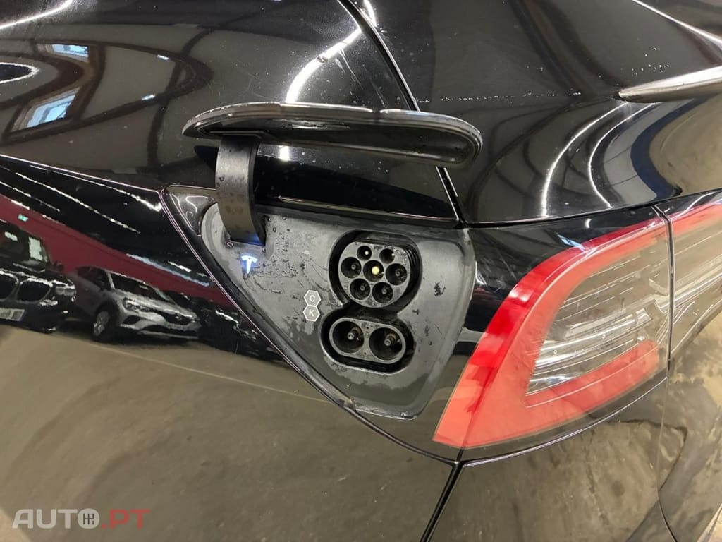 Tesla Model Y Performance Dual Motor AWD