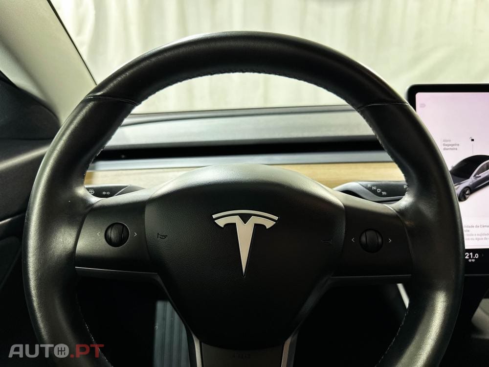 Tesla Model 3 Long-Range Dual Motor AWD — fotografia 40