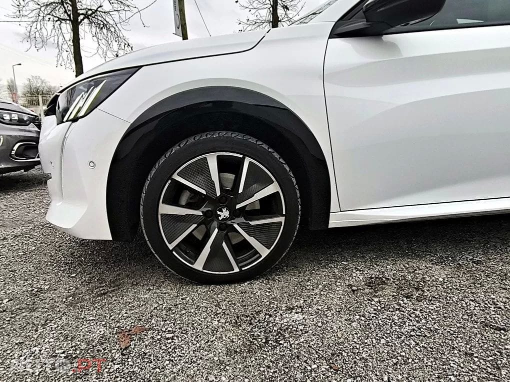 Peugeot E-208 50 kWh GT Pack