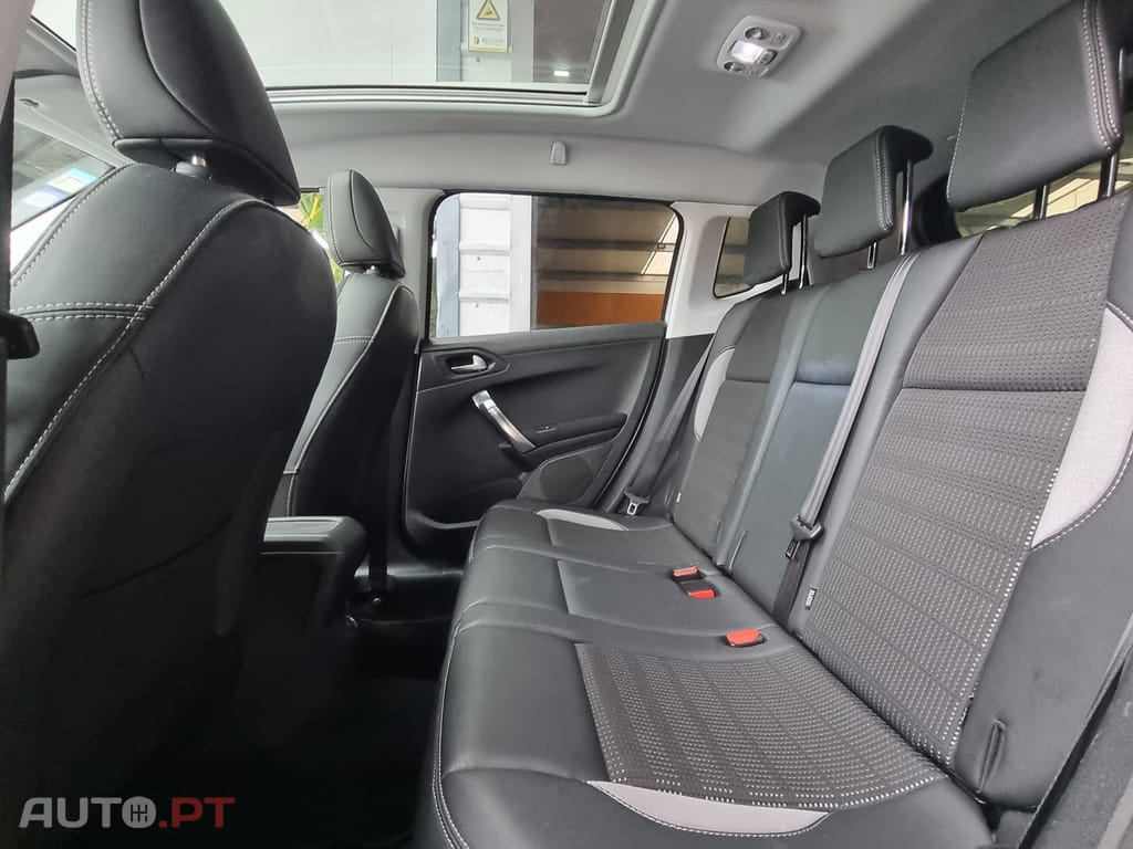 Peugeot 2008 1.2 PureTech Style
