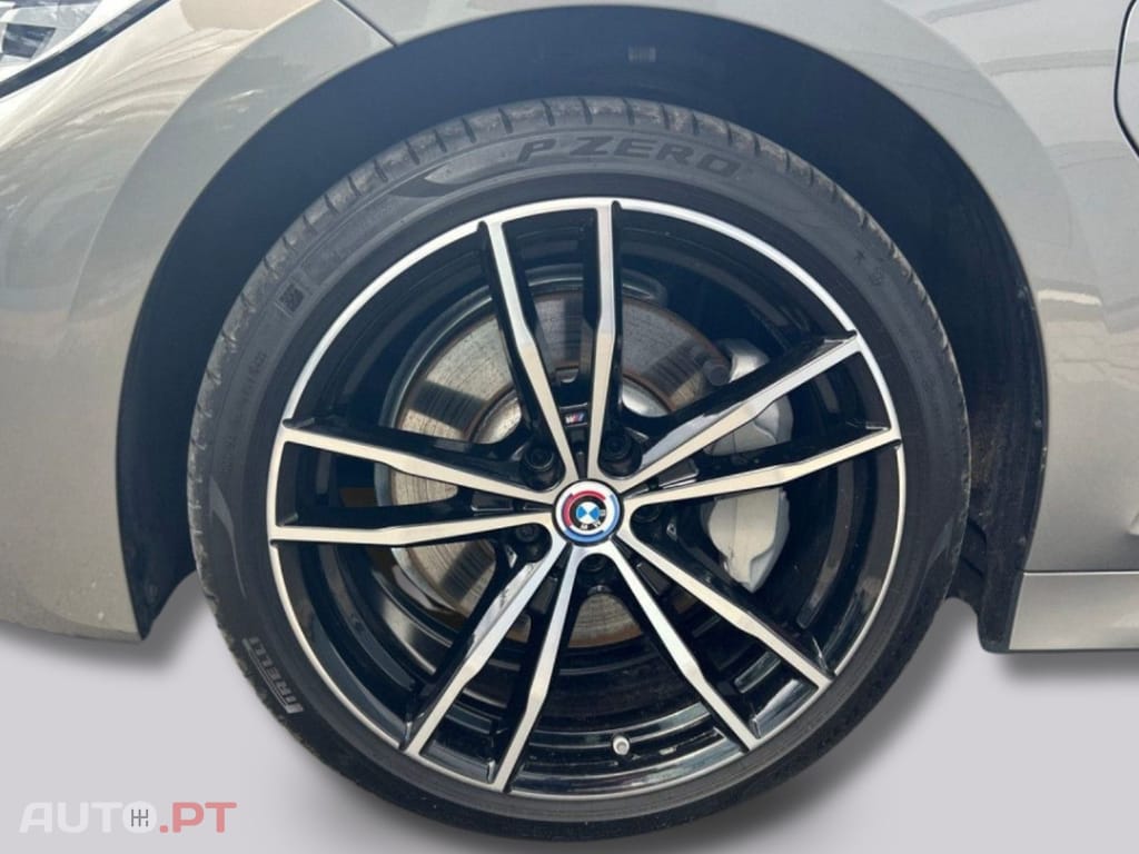 BMW 330 I.V.A DEDUTÍVEL Touring M Sport
