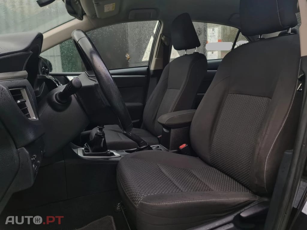 Toyota Corolla 1.4 D-4D Exclusive