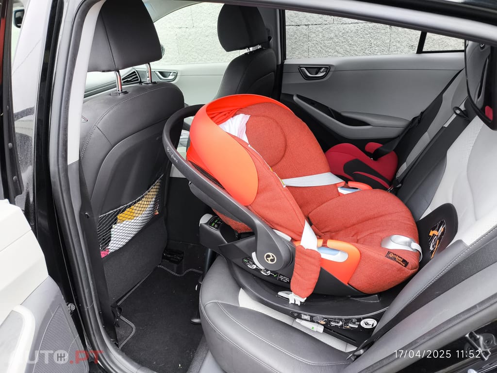 Hyundai Ioniq 38kWh full extras