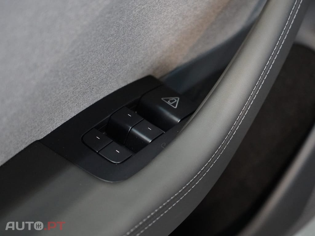 Tesla Model 3 Tração Traseira