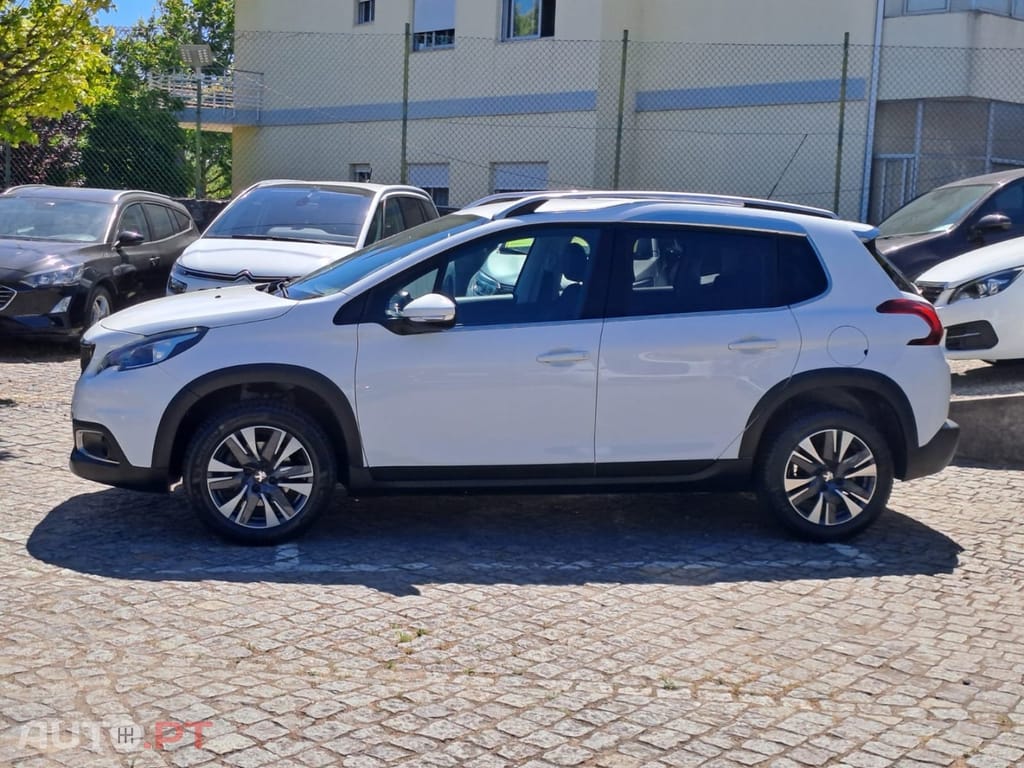 Peugeot 2008 1.2 PureTech Allure EAT6