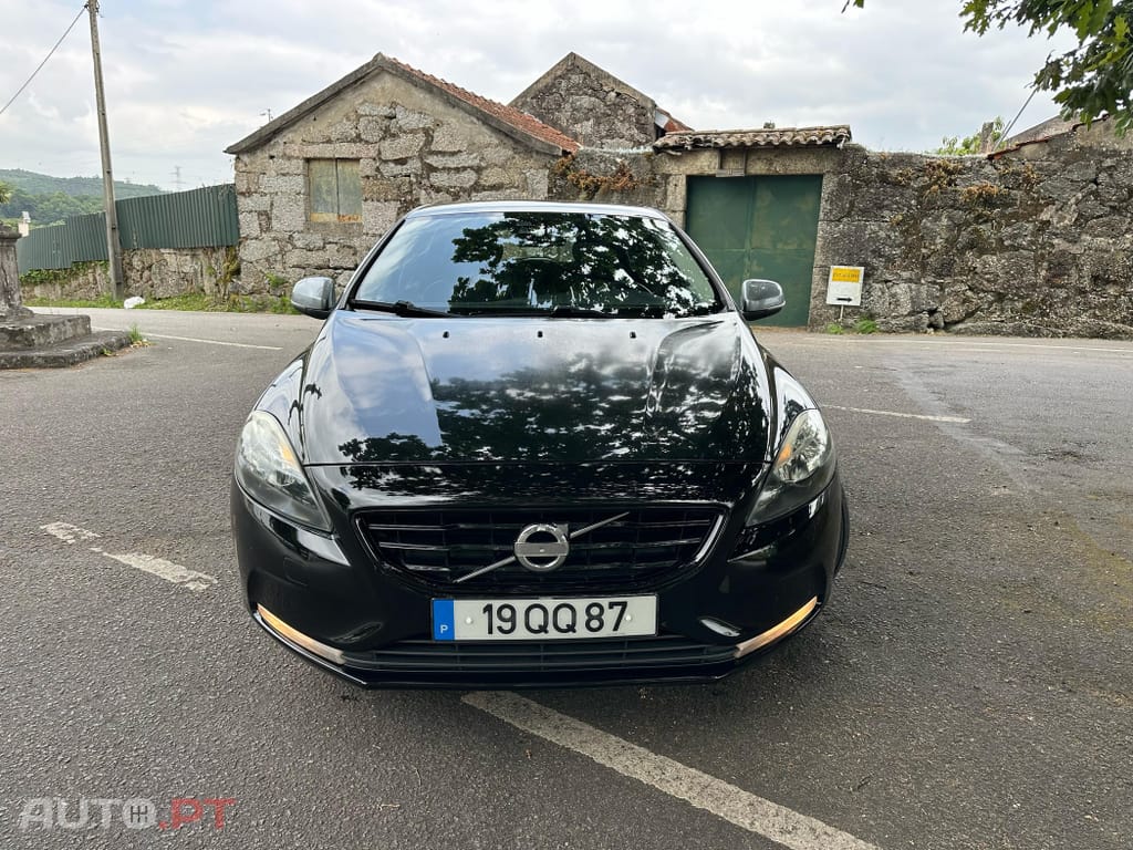 Volvo V40 2.0 D2 Momentum Eco