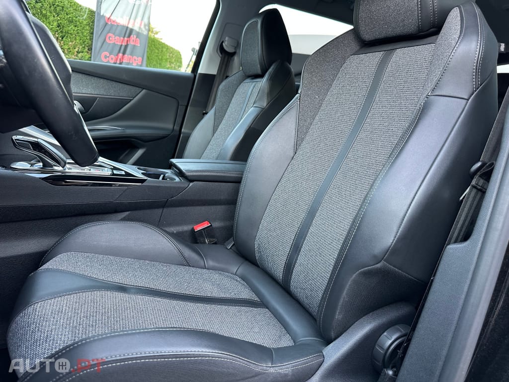 Peugeot 3008 1.2 PureTech Allure EAT8