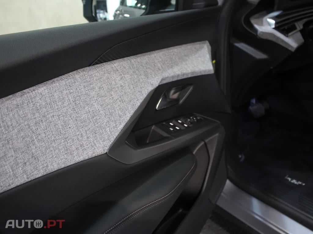 Peugeot 3008 1.2 Hybrid Allure e-DCS6