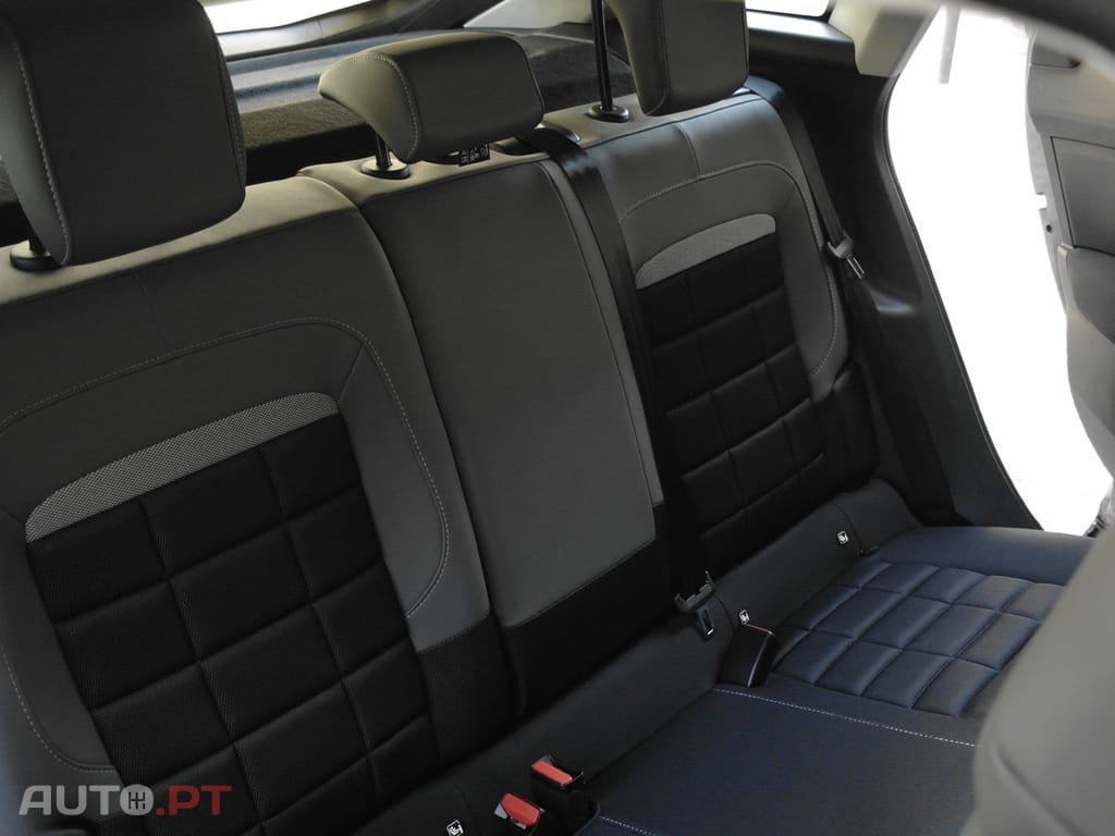 Citroen C4 1.2 Hybrid Plus e-DSC6