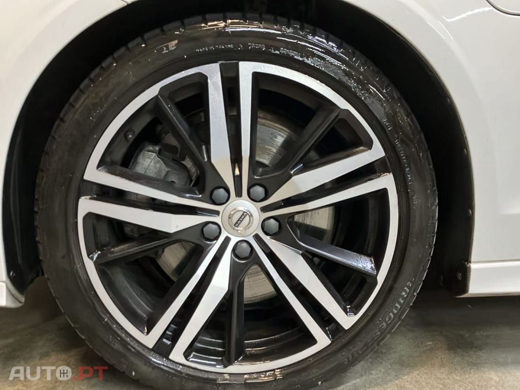 Volvo V60 2.0 T8 AWD TE R-Design