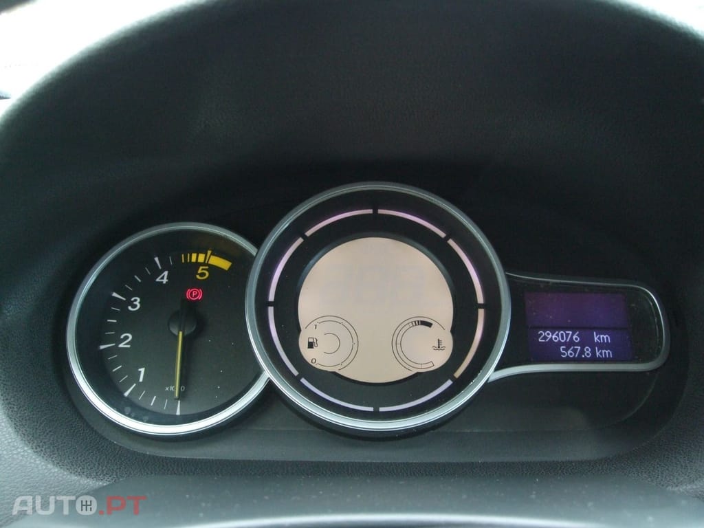 Renault Mégane Break 1.5 dCi Confort — fotografia 10