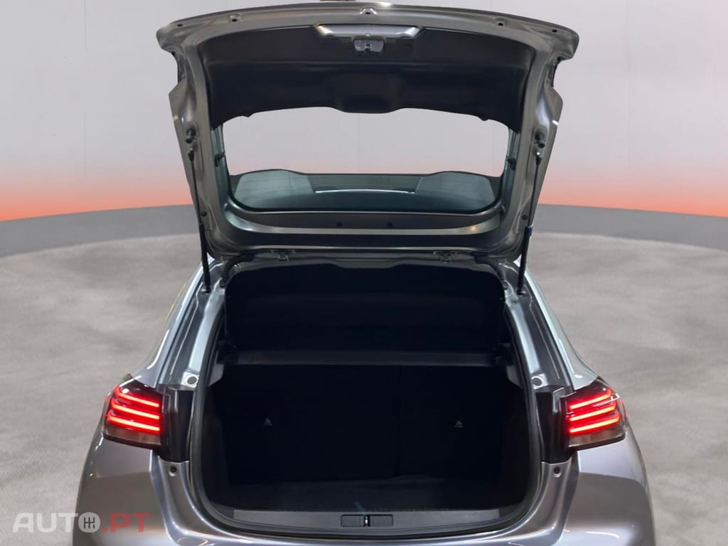 Peugeot 208 1.2 Hybrid Allure e-DCS6