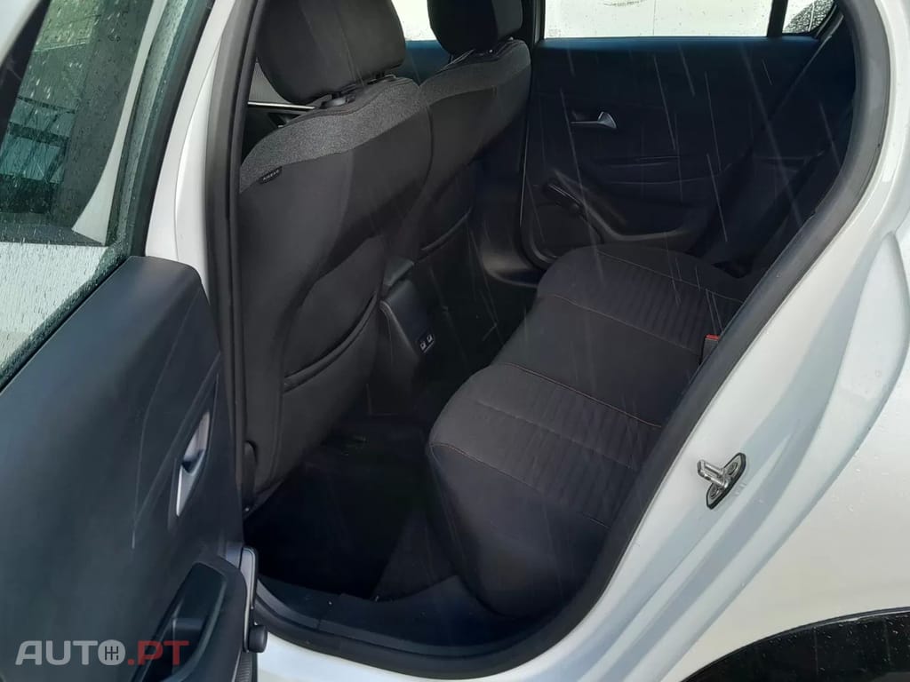 Peugeot 208  50 kWh Active Pack