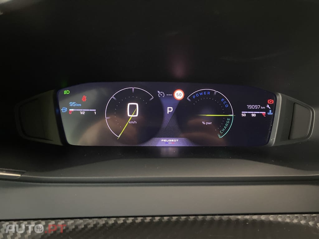 Peugeot 208 1.2 Hybrid Allure e-DCS6 — fotografia 12