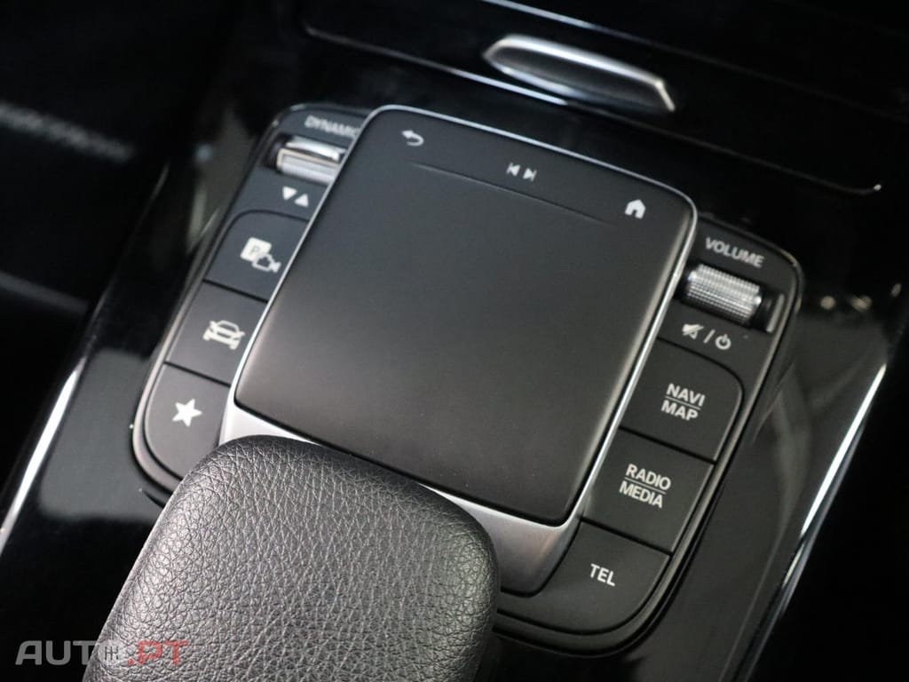 Mercedes-Benz A 250 e Auto AMG LINE