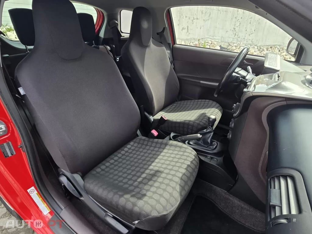 Toyota iQ 1.0 VVT-i