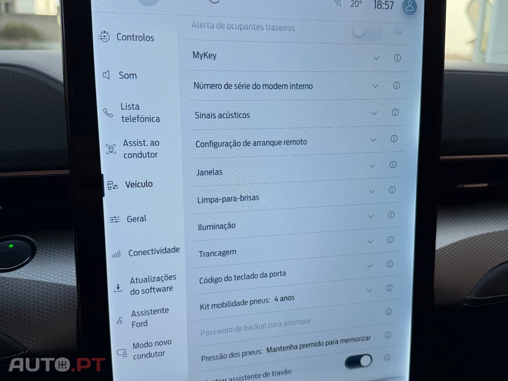 Ford Mustang Mach-E Standard • 75,7 kWh • 294 CV