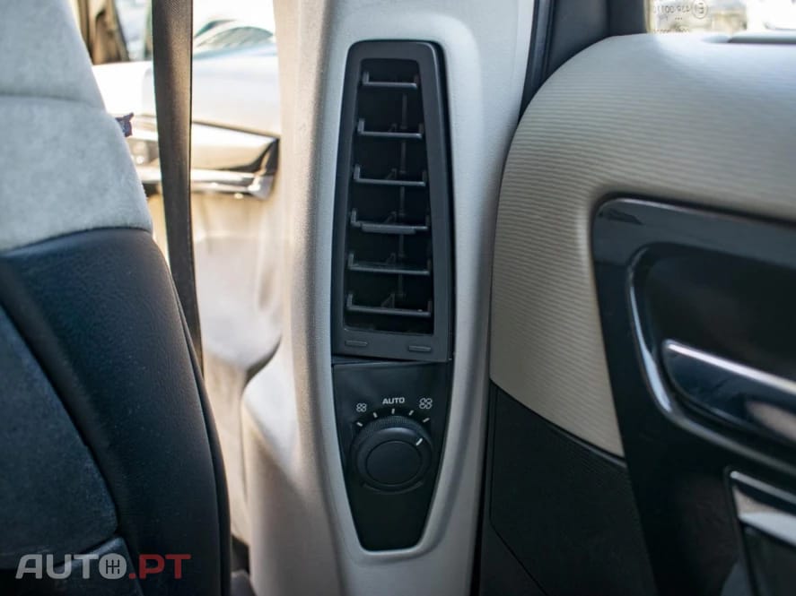 Citroen C4 Picasso Outro