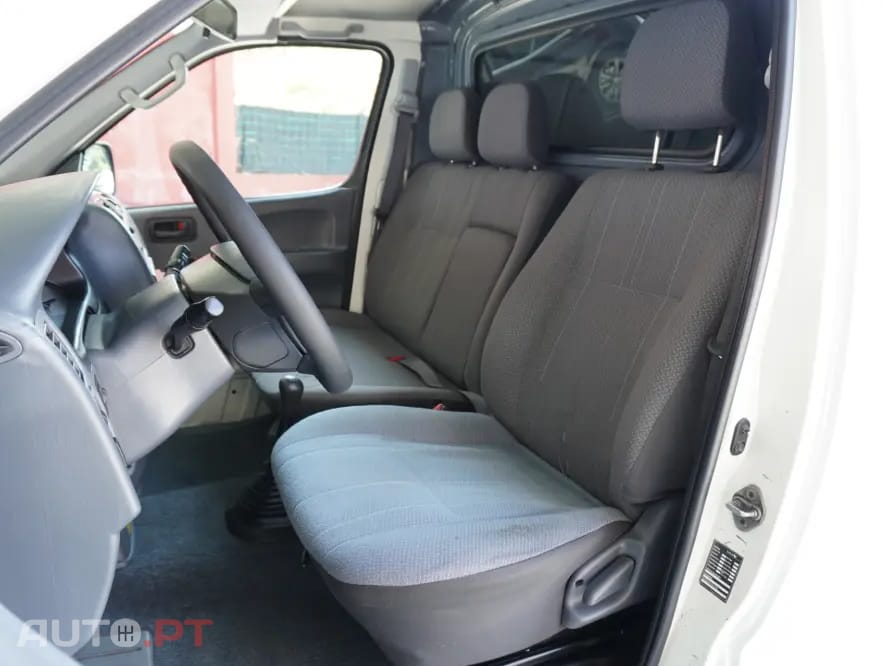 Toyota HiAce 2.5 D-4D Service 2.8T