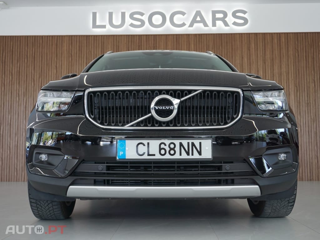 Volvo XC40 1.5 T2 Momentum Plus
