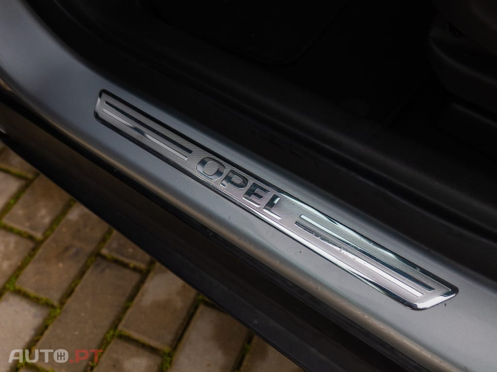 Opel Crossland 1.2 T Design & Tech