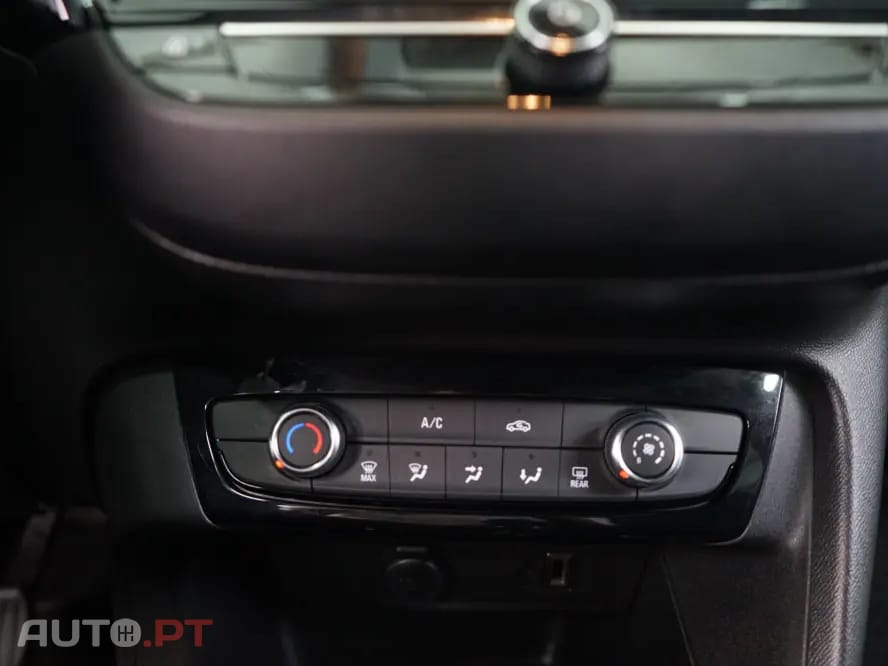 Opel Corsa 1.2 Edition — fotografia 29