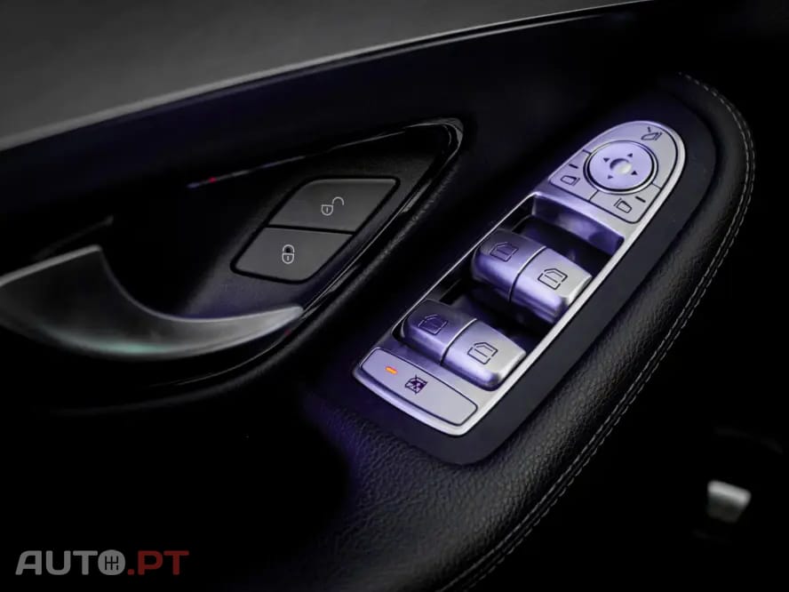 Mercedes-Benz C 300 Outro