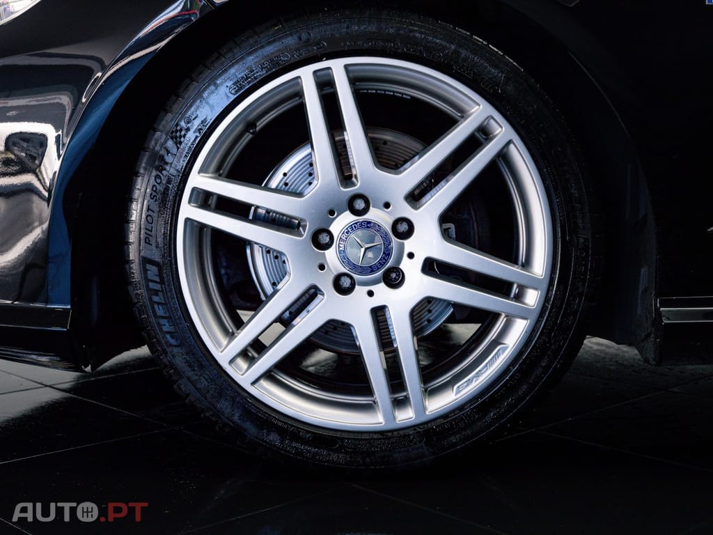 Mercedes-Benz E 250 BlueTEC Avantgarde Auto
