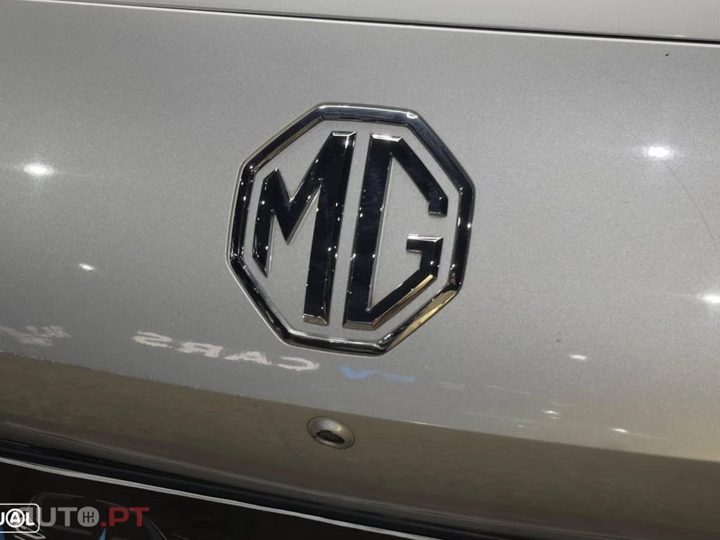 MG MG4 77 kWh Extended Range Luxury